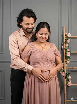 Professional Indian Maternity Photography AI Prompts for Stunning Results