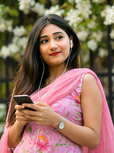 Best Prompt For Traditional Look For Girl ChatGPT