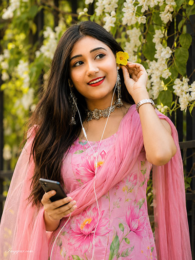 Best Prompt For Traditional Look For Girl ChatGPT